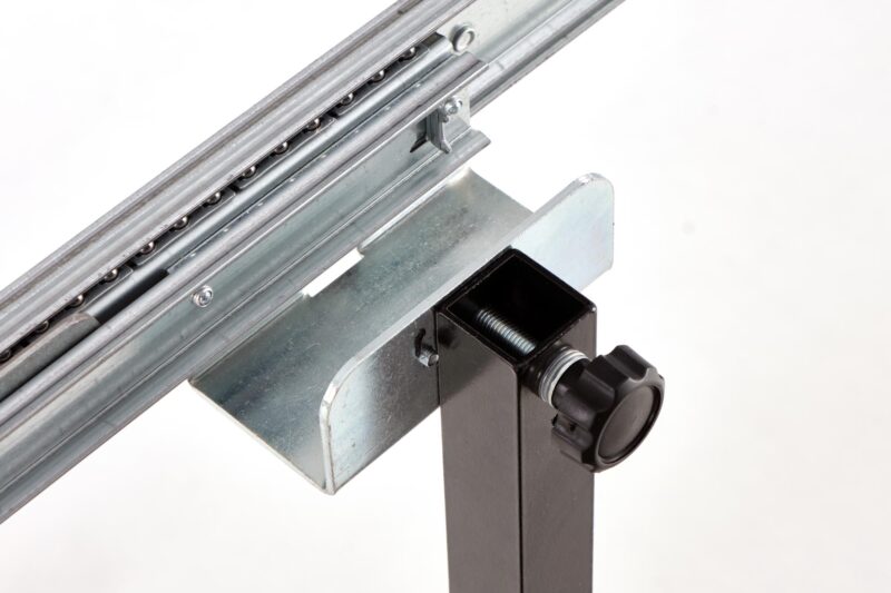 Pikendatav söögilaud INVERA, naturaalne tamm / must