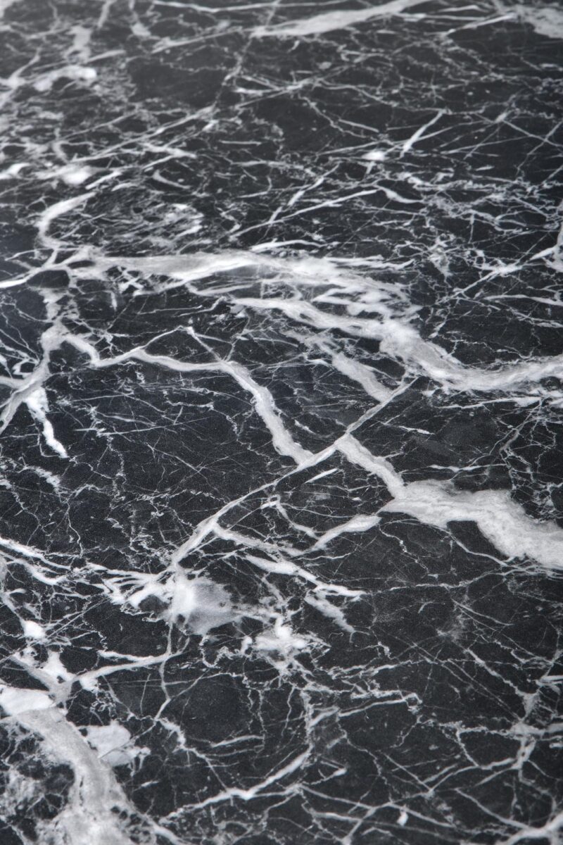 2010001182368_4 Söögilaud ORLANDO, must marmor / kuldne