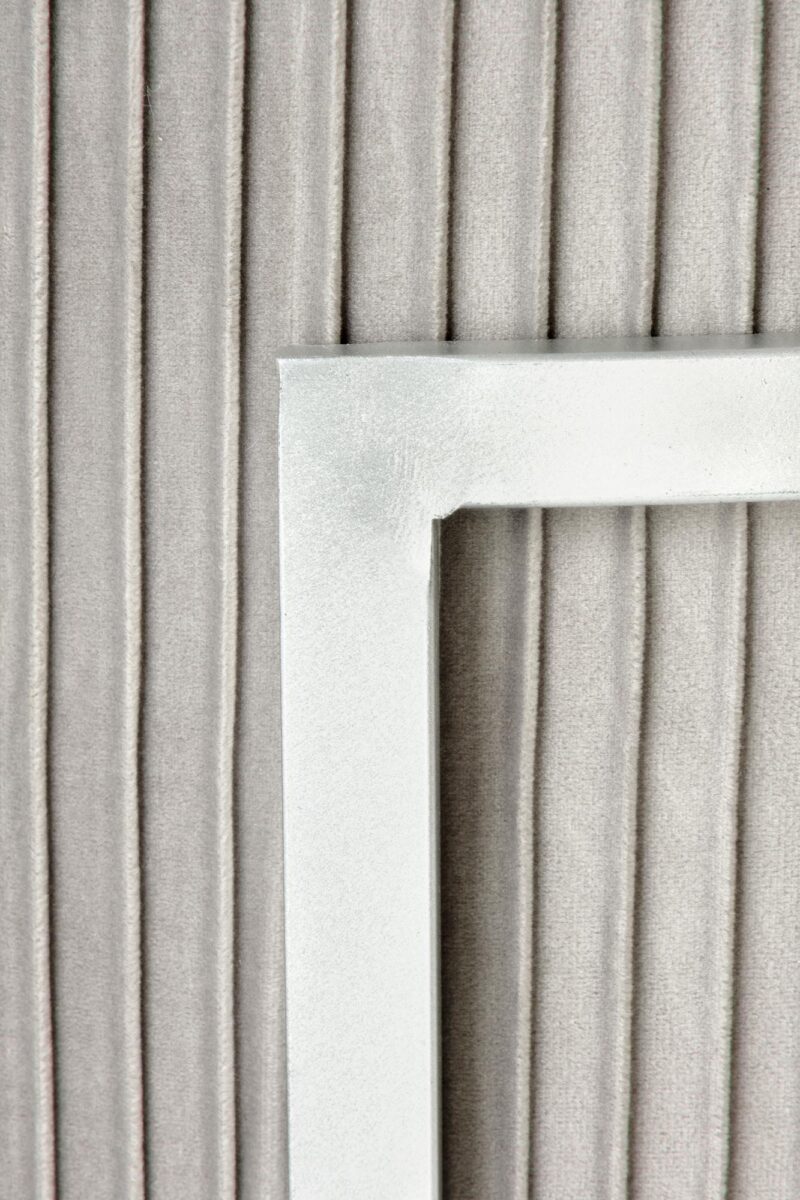 2010001190028_4 Tumba CRICKET, helehall