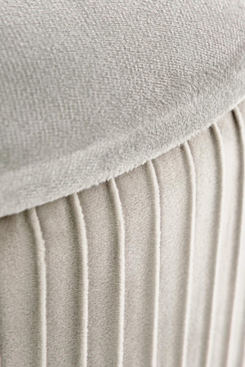 2010001190028_5 Tumba CRICKET, helehall