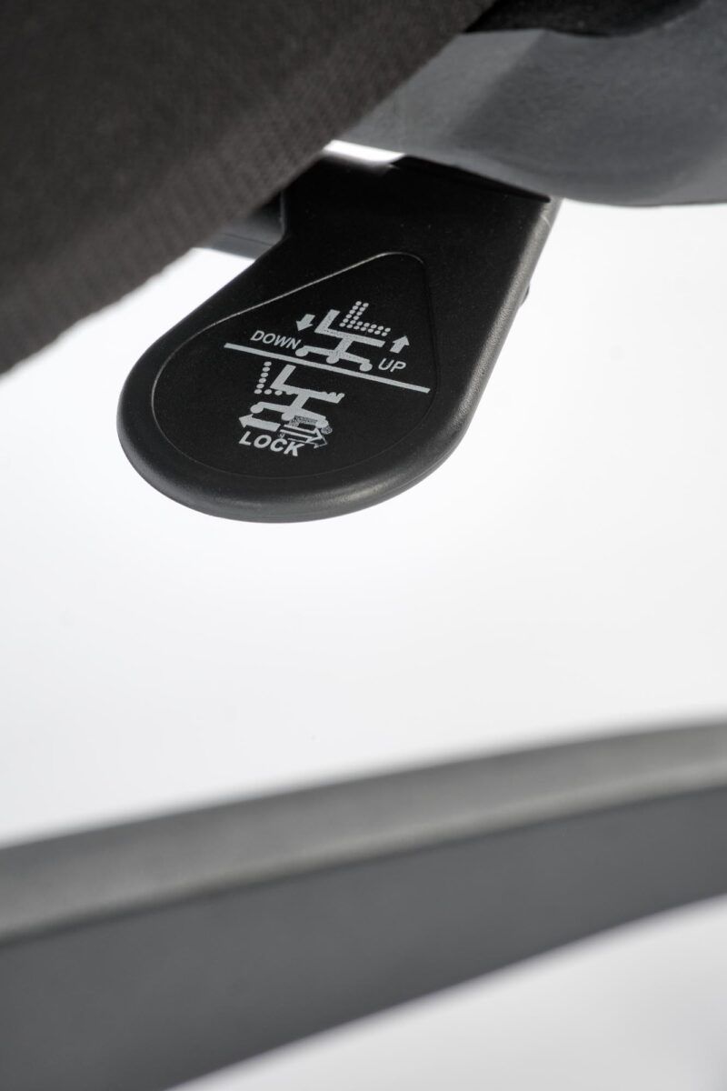 Kontoritool PAVIRO, must / hall