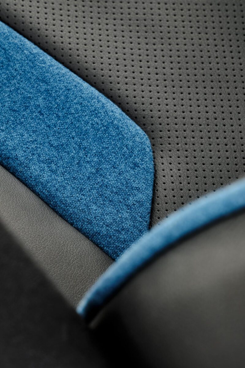 Kontoritool RAGNEL, must / sinine