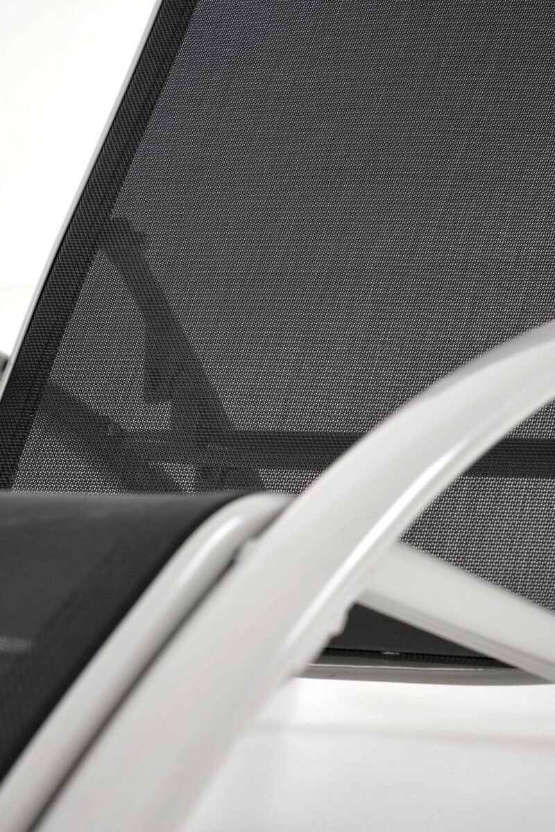 Päevitustoolide komplekt EMERON (2 tk) + laud