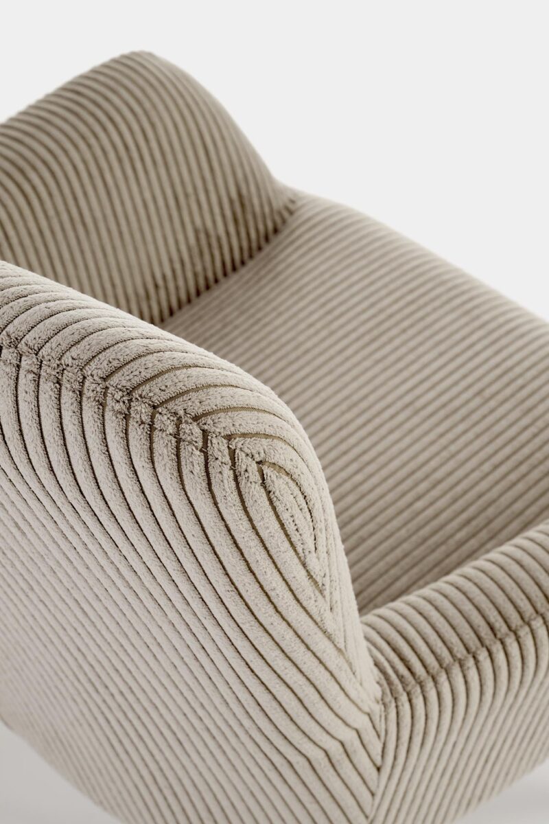 Tugitool AMADOR, hall