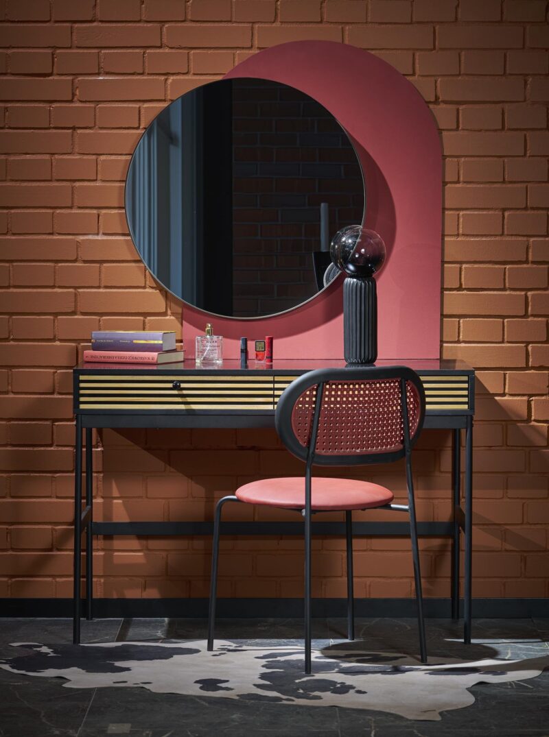 PATINA seinapeegel, must