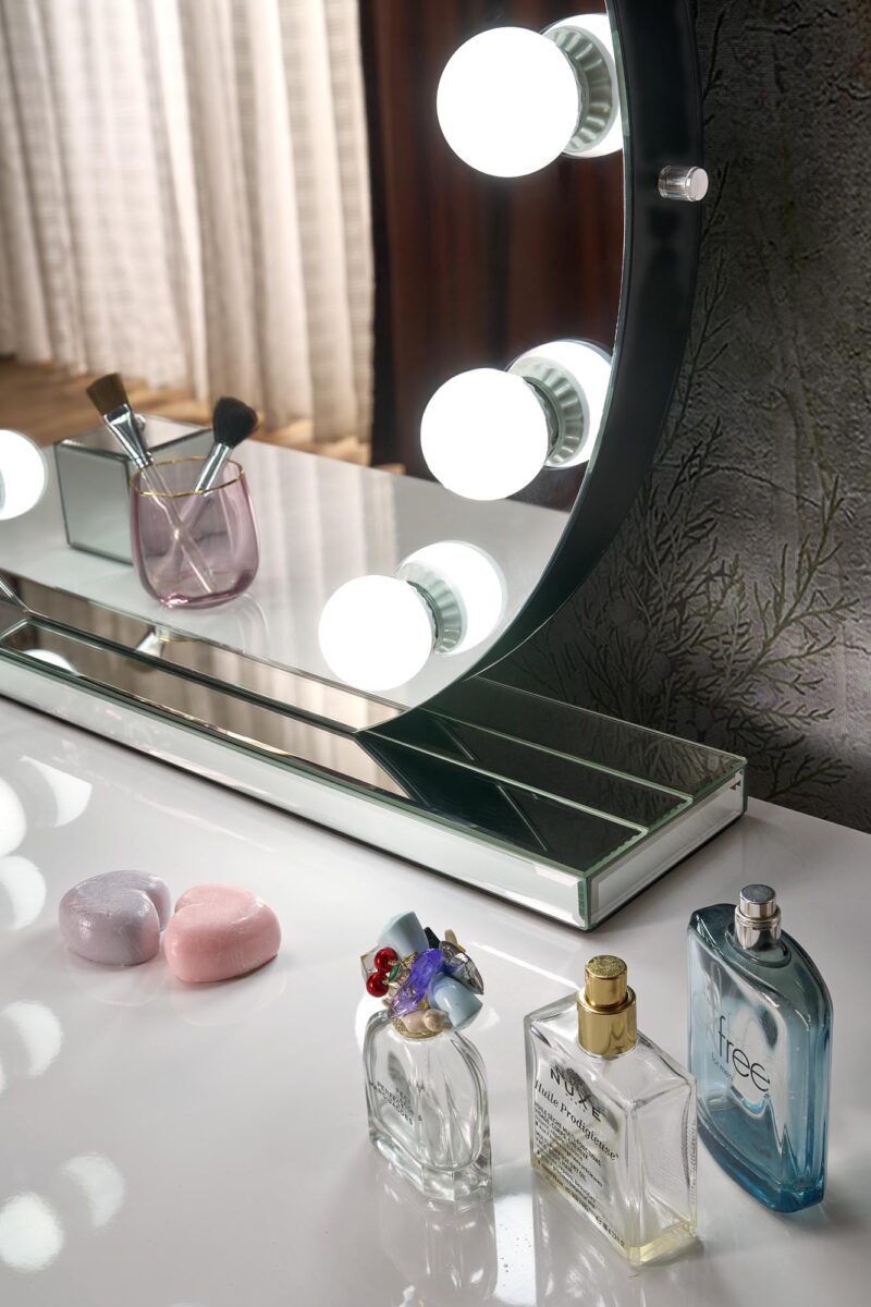 Seinapeegel TORVIN, hõbedane