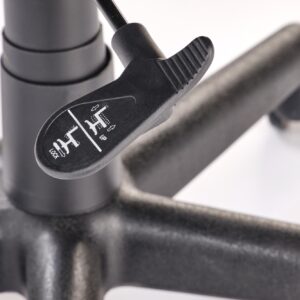 Kontoritool AURANTO, must / hall