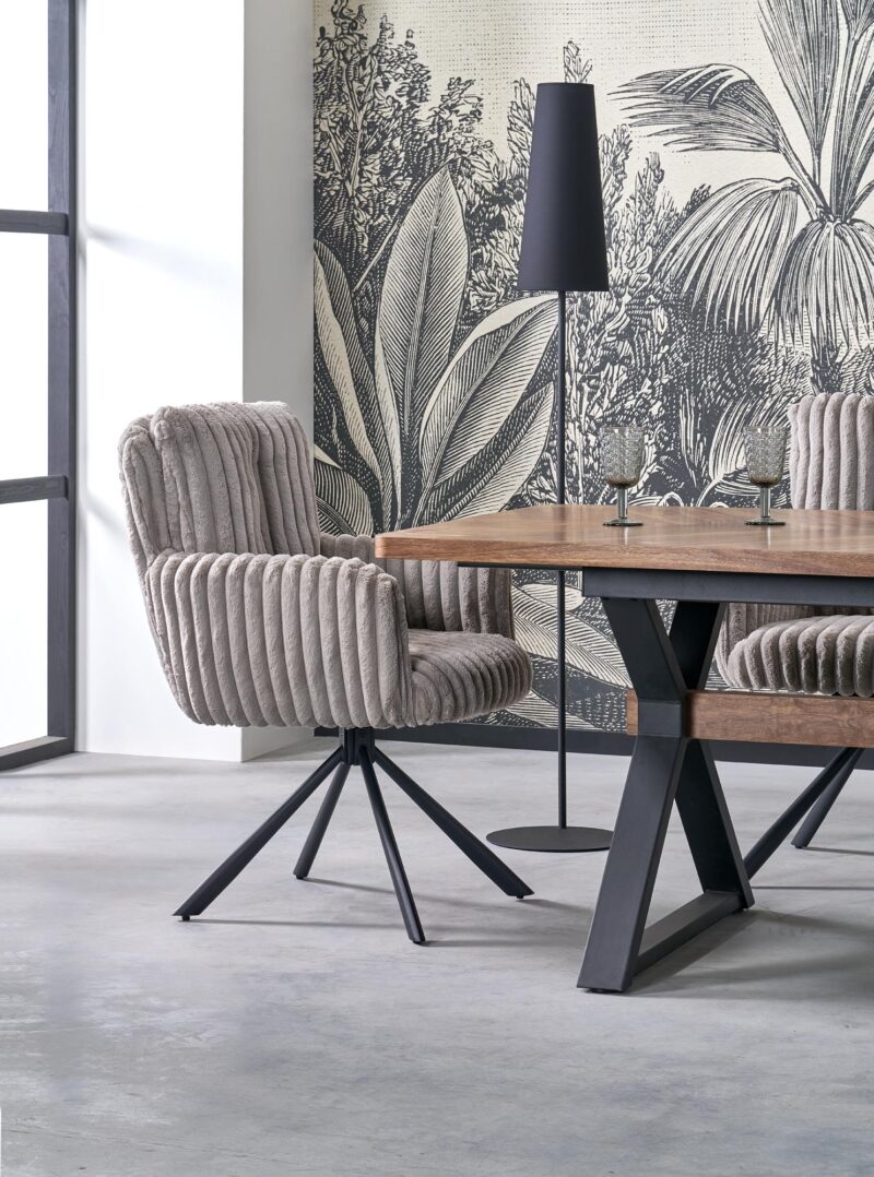 Stacked from 3 images. Method=B (R=8,S=4) Tool BOSTON, hall