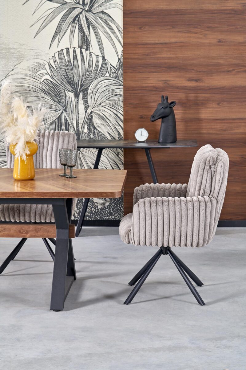 5905248135697_12 Tool BOSTON, hall