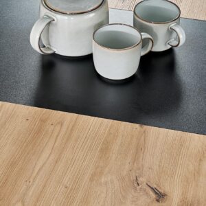 Pikendatav söögilaud NAVESSA – must / tamme imitatsioon