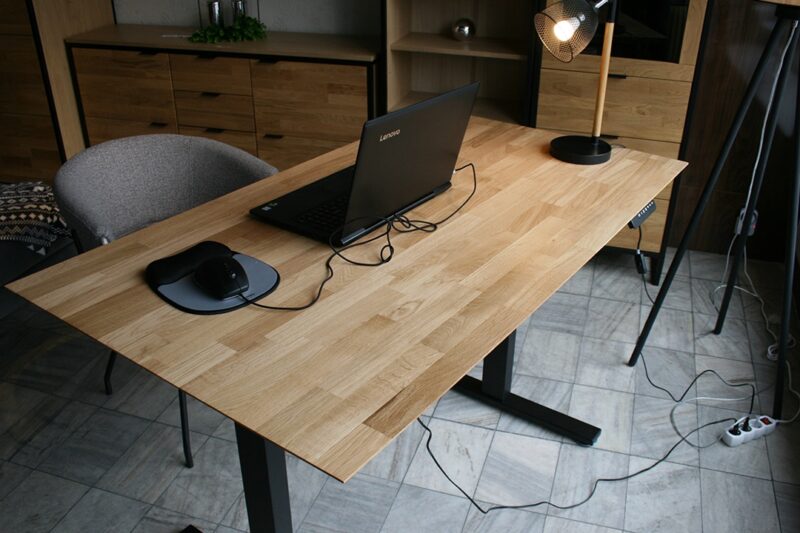 Elektriliselt reguleeritav kirjutuslaud KREO