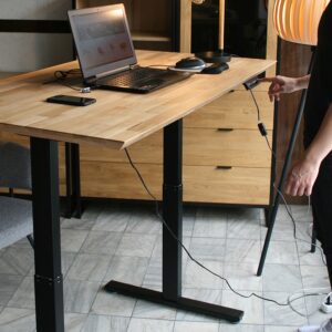 Elektriliselt reguleeritav kirjutuslaud KREO