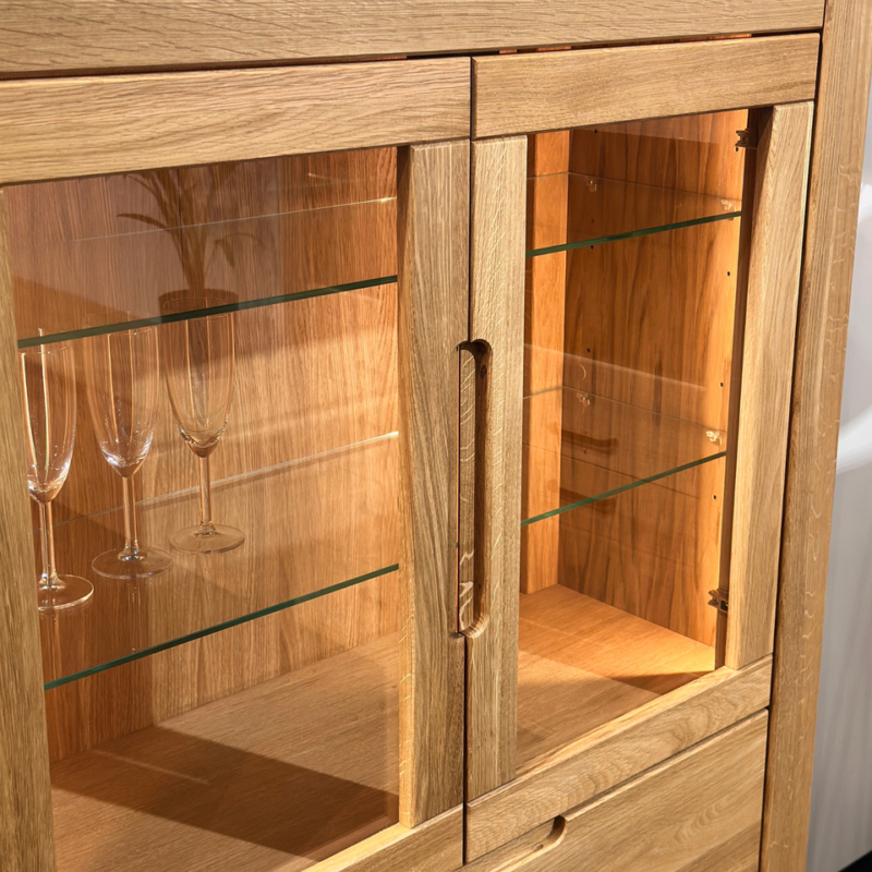 Tammepuidust vitriinkapp NAPOLI 80