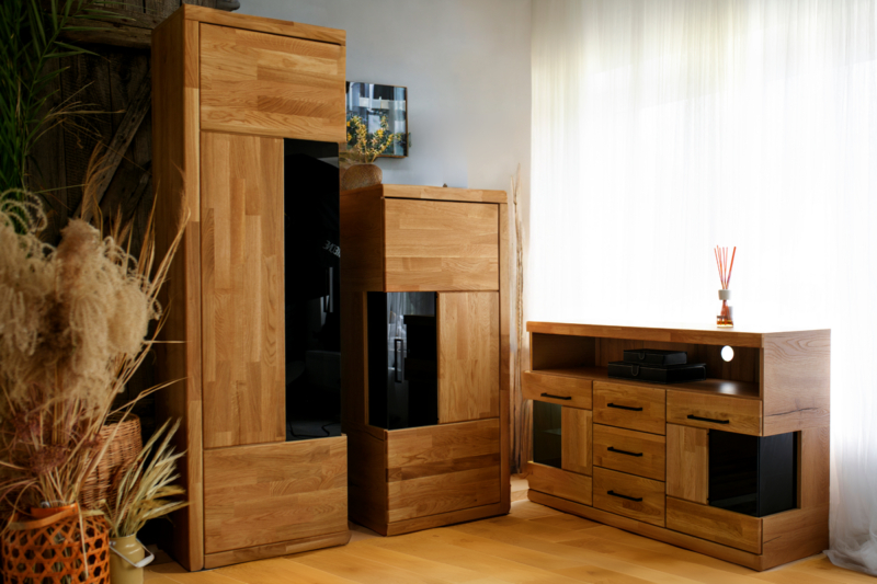 Tammepuidust vitriin Raro 90