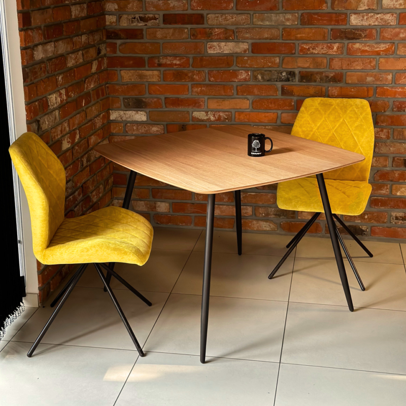 Väike tammepuidust söögilaud GEOMETRIC 81