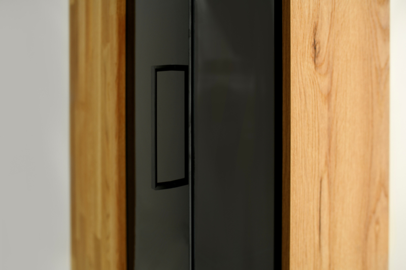 Tammepuidust vitriin Raro 90