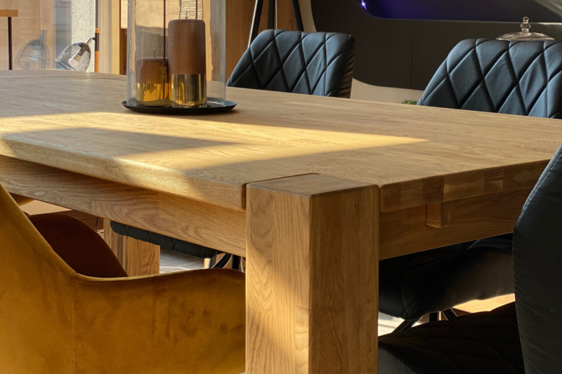 Tammepuidust pikendatav söögilaud Zeus