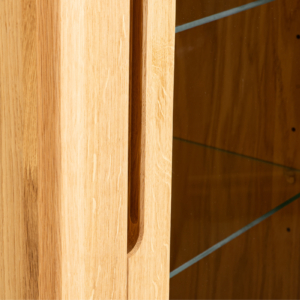 detal-NE-75 Tammepuidust vitriinkapp NAPOLI 75