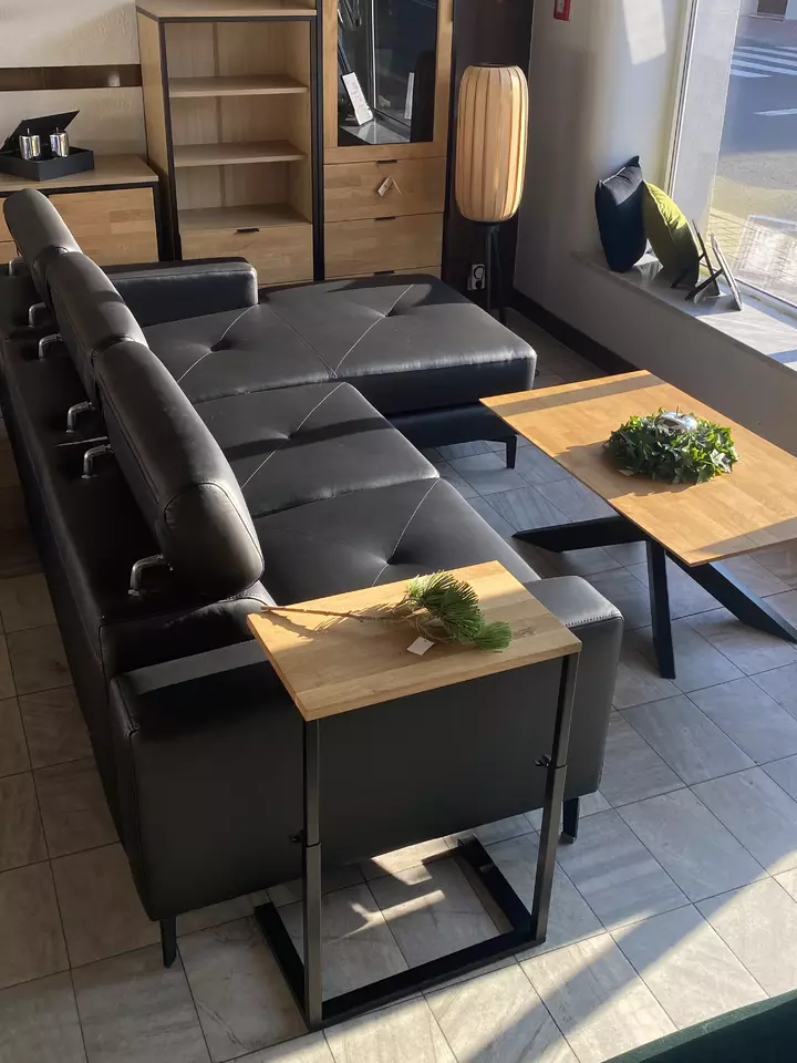 Reguleeritav diivanilaud puidust ja metallist