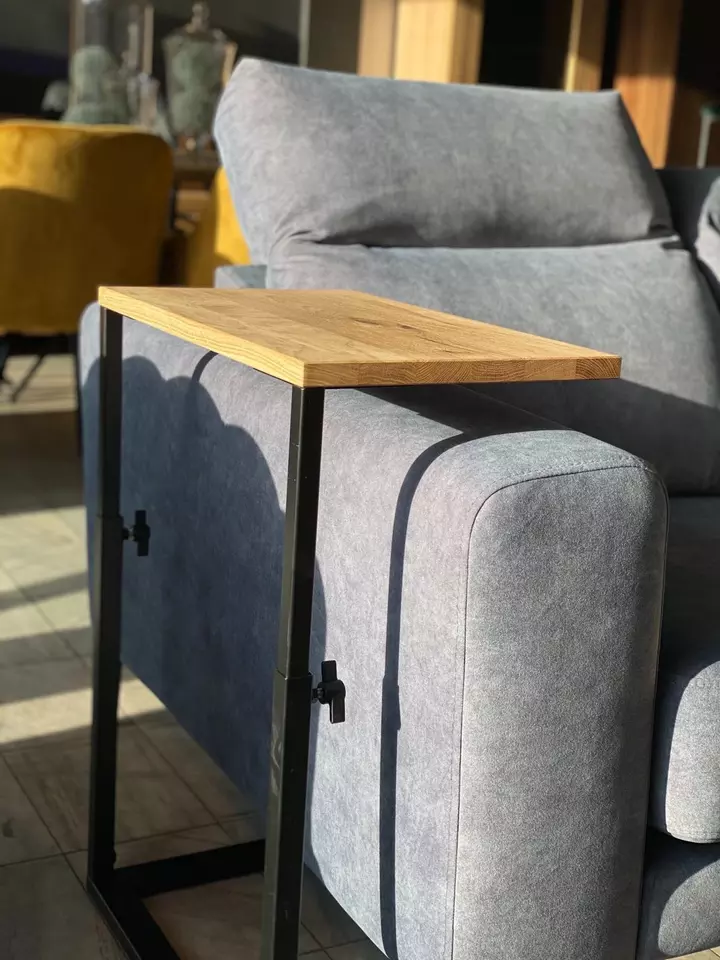 Reguleeritav diivanilaud puidust ja metallist