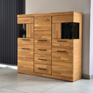 Tammepuidust vitriinkapp RARO 81